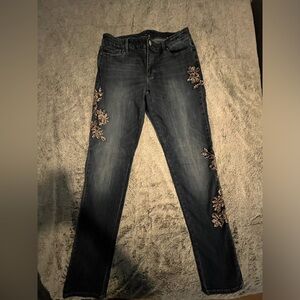 The Slim vintage jeans with flower designs size 8